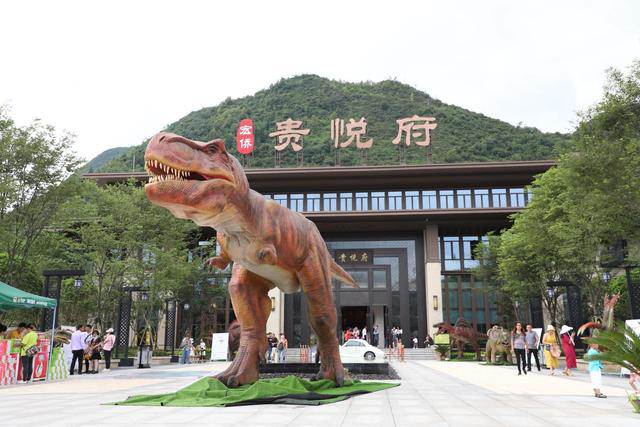 打造一个以侏罗纪公园为主题的恐龙餐厅怎么样？
